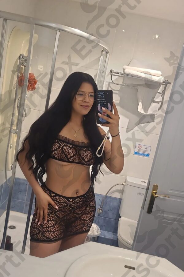 Nina Colombian Girl Escort Mykonos photo 8